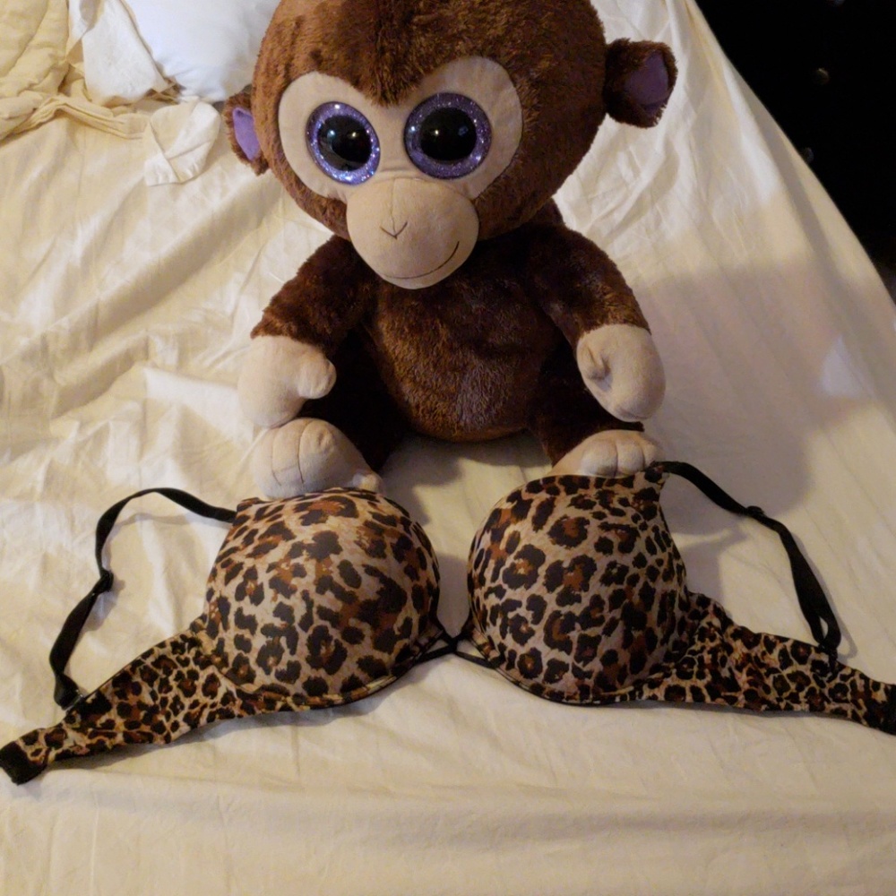 Victoria's Secret Miraculous Plunge Bra